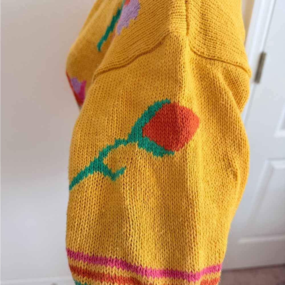 Vintage Yellow Knit Polo with Multicolor Floral Motif - Picture 6 of 7